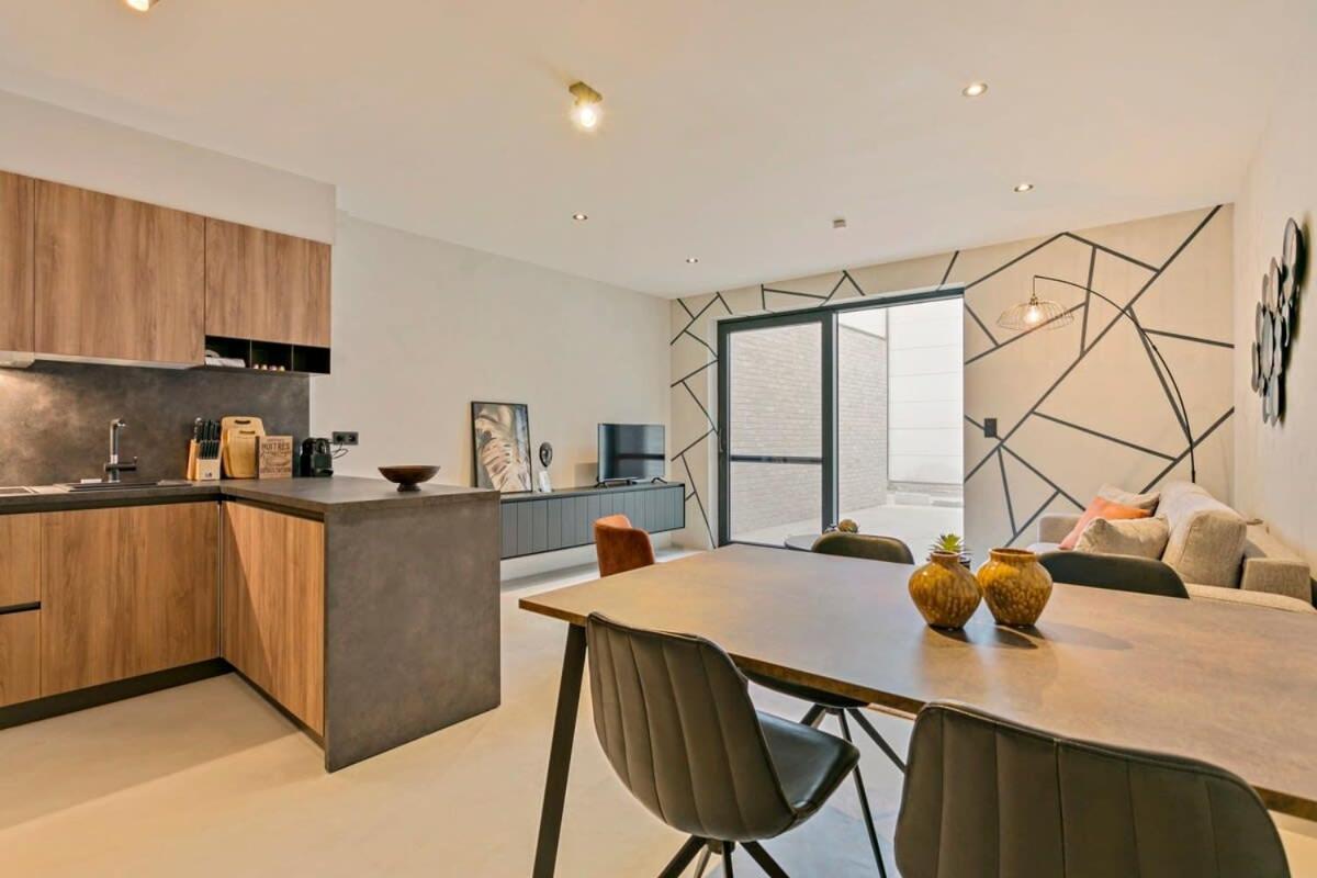 Huswell - Unique Apartment In The City-Center Of Knokke Esterno foto
