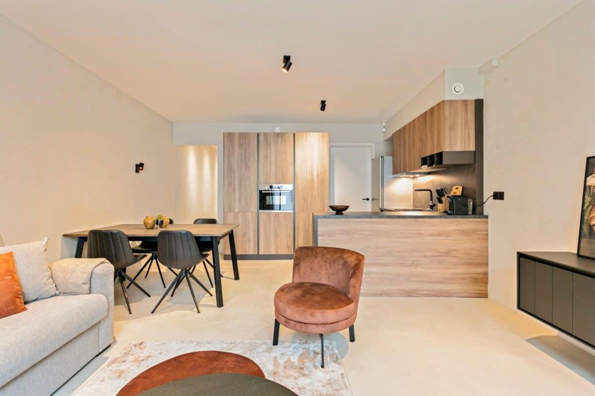 Huswell - Unique Apartment In The City-Center Of Knokke Esterno foto
